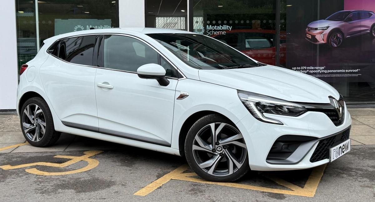 Main listing image - Renault Clio