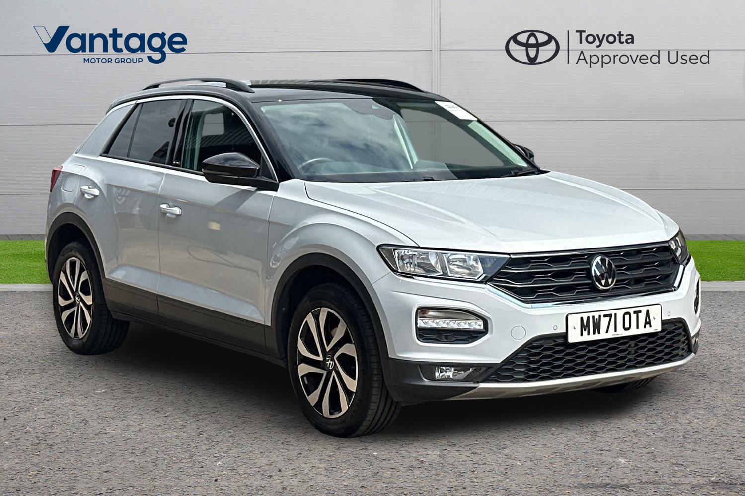 Main listing image - Volkswagen T-Roc