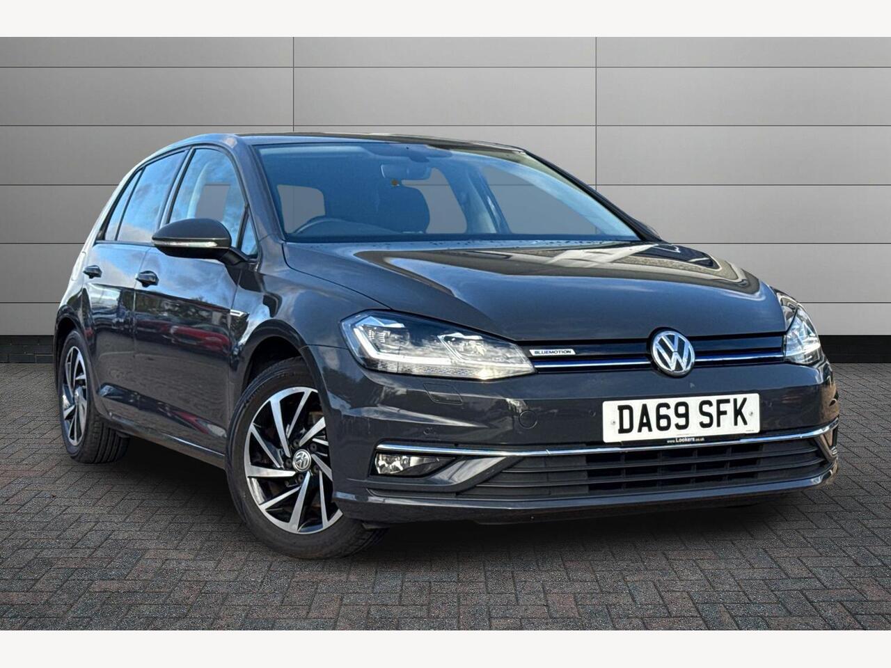 Main listing image - Volkswagen Golf