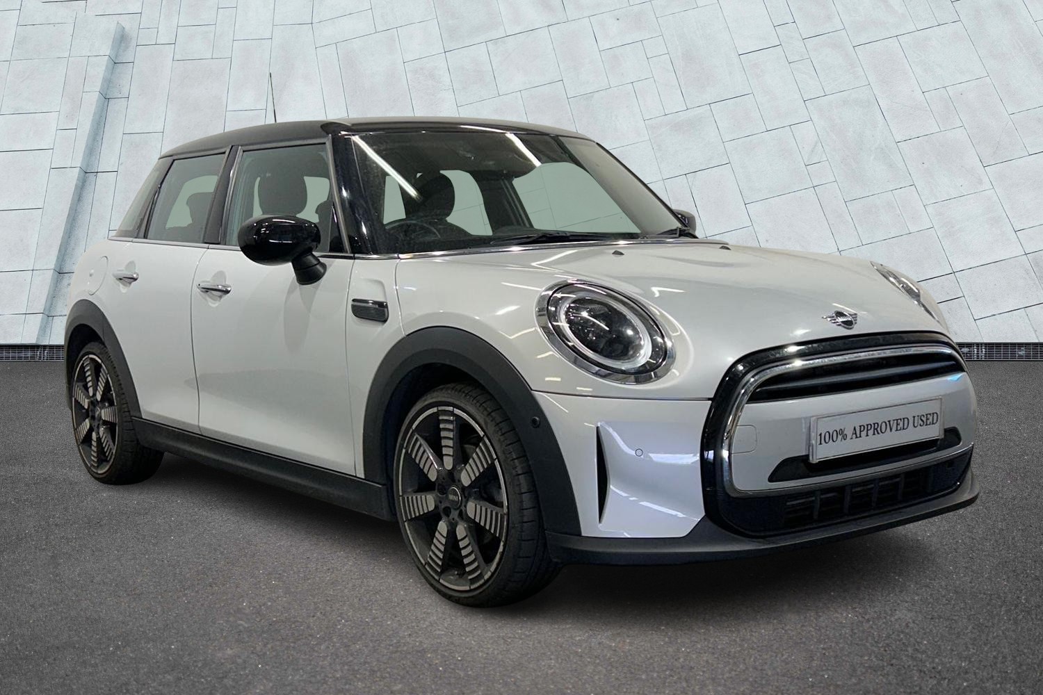 Main listing image - MINI Hatchback 5dr