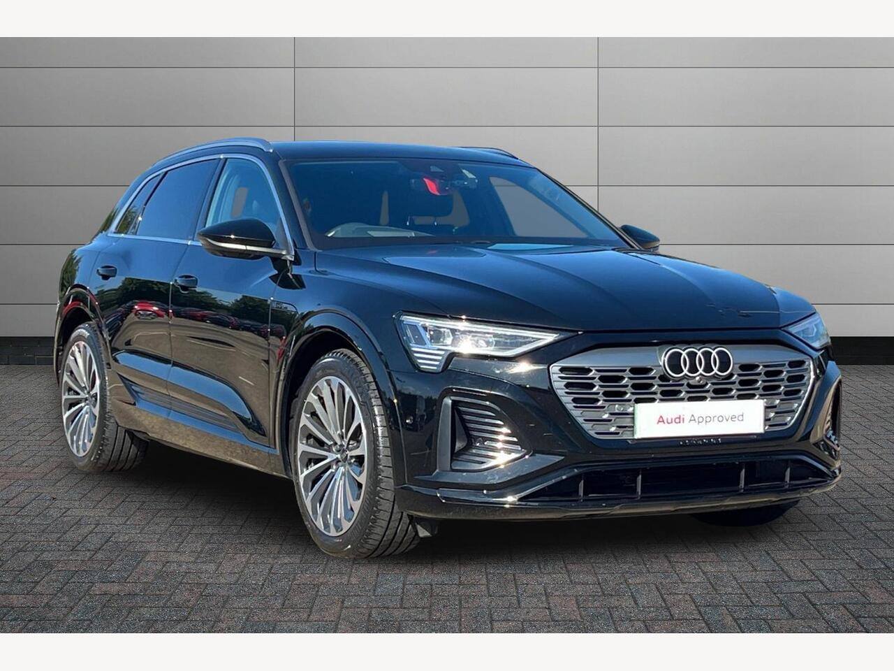Main listing image - Audi Q8
