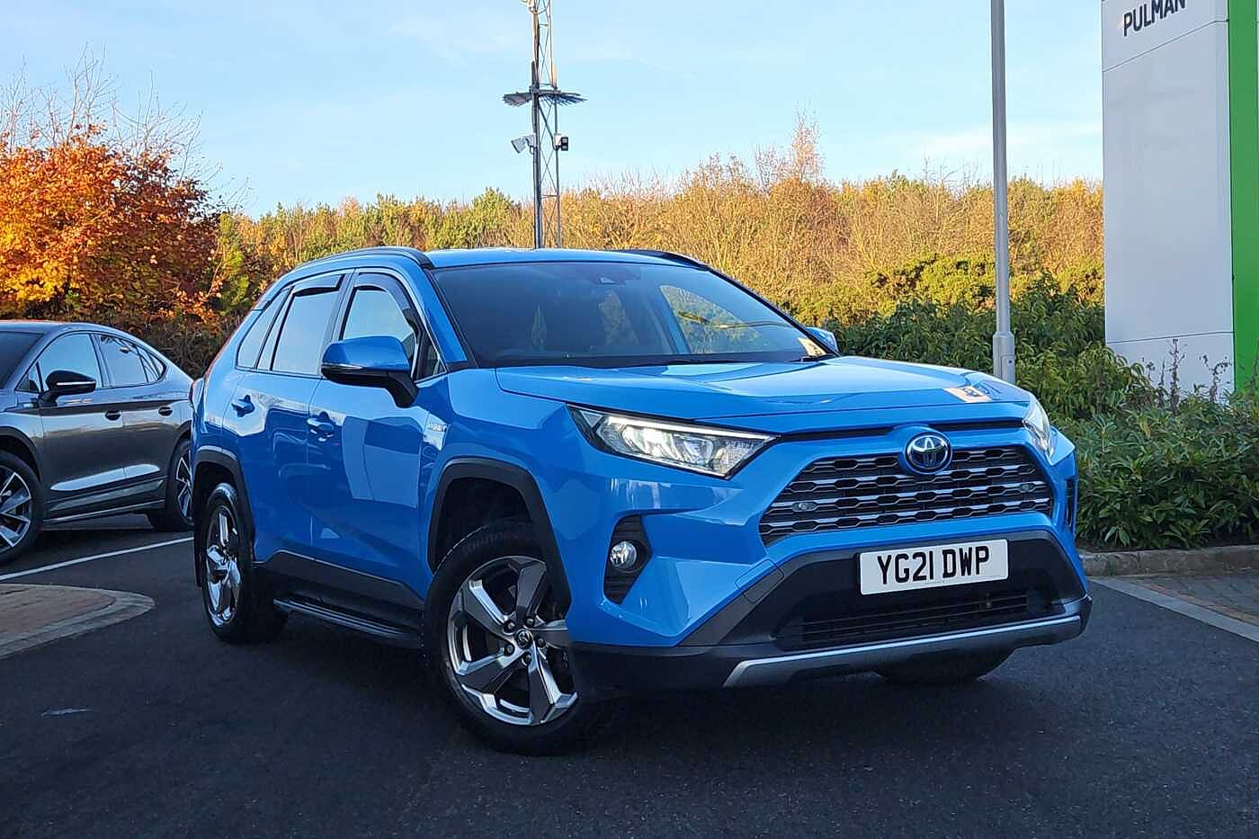 Main listing image - Toyota RAV4