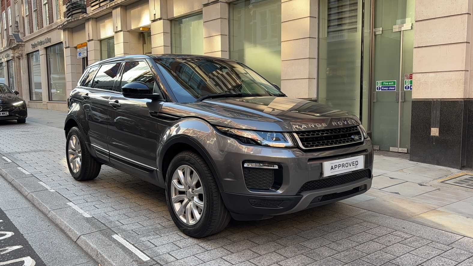 Main listing image - Land Rover Range Rover Evoque