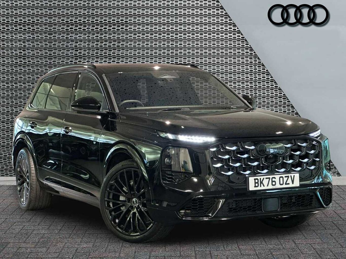Main listing image - Audi Q7