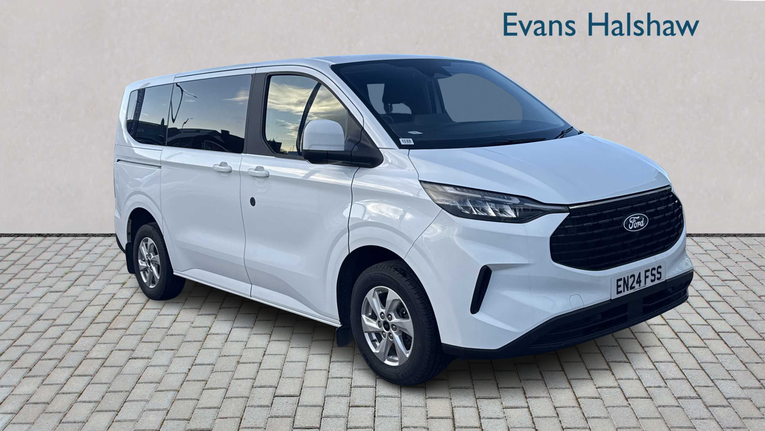 Main listing image - Ford Tourneo Custom