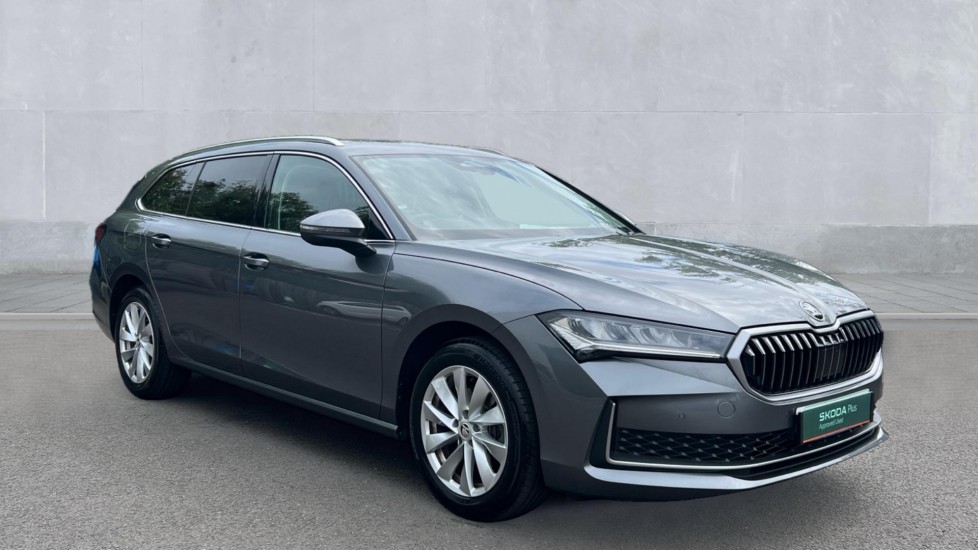 Main listing image - Skoda Superb Estate
