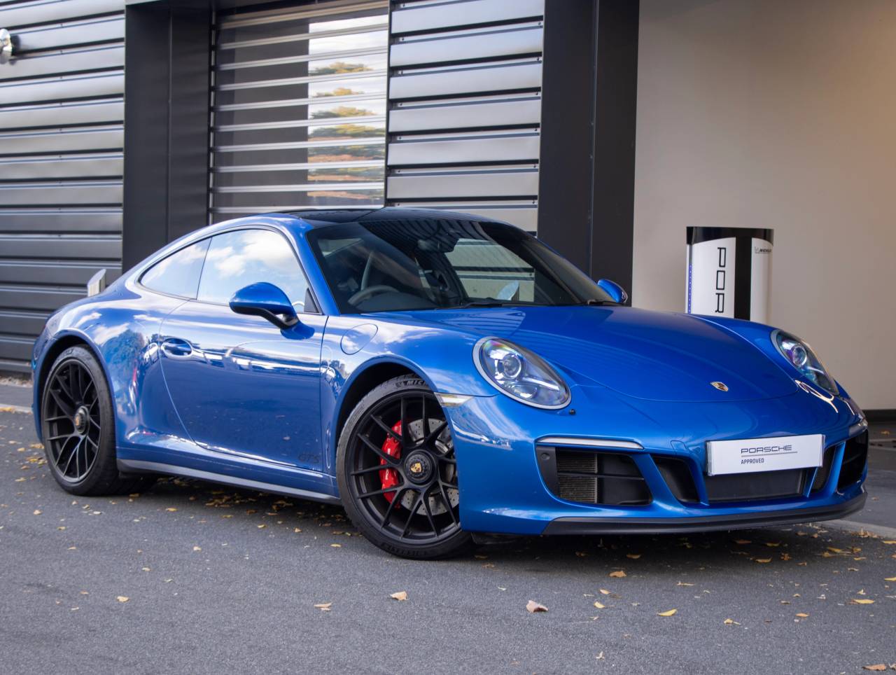 Main listing image - Porsche 911