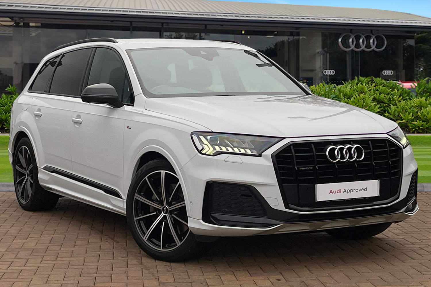 Main listing image - Audi Q7