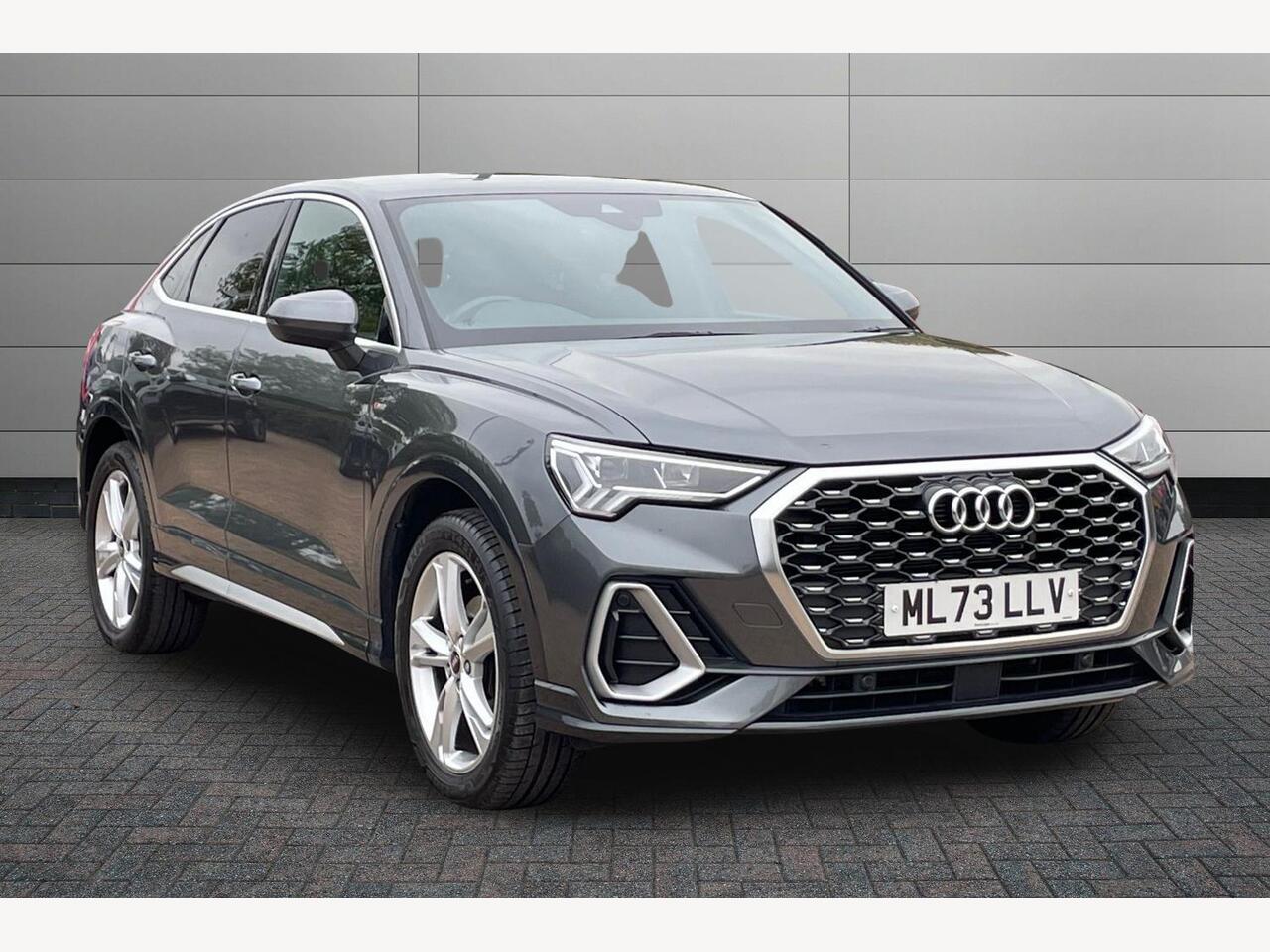 Main listing image - Audi Q3