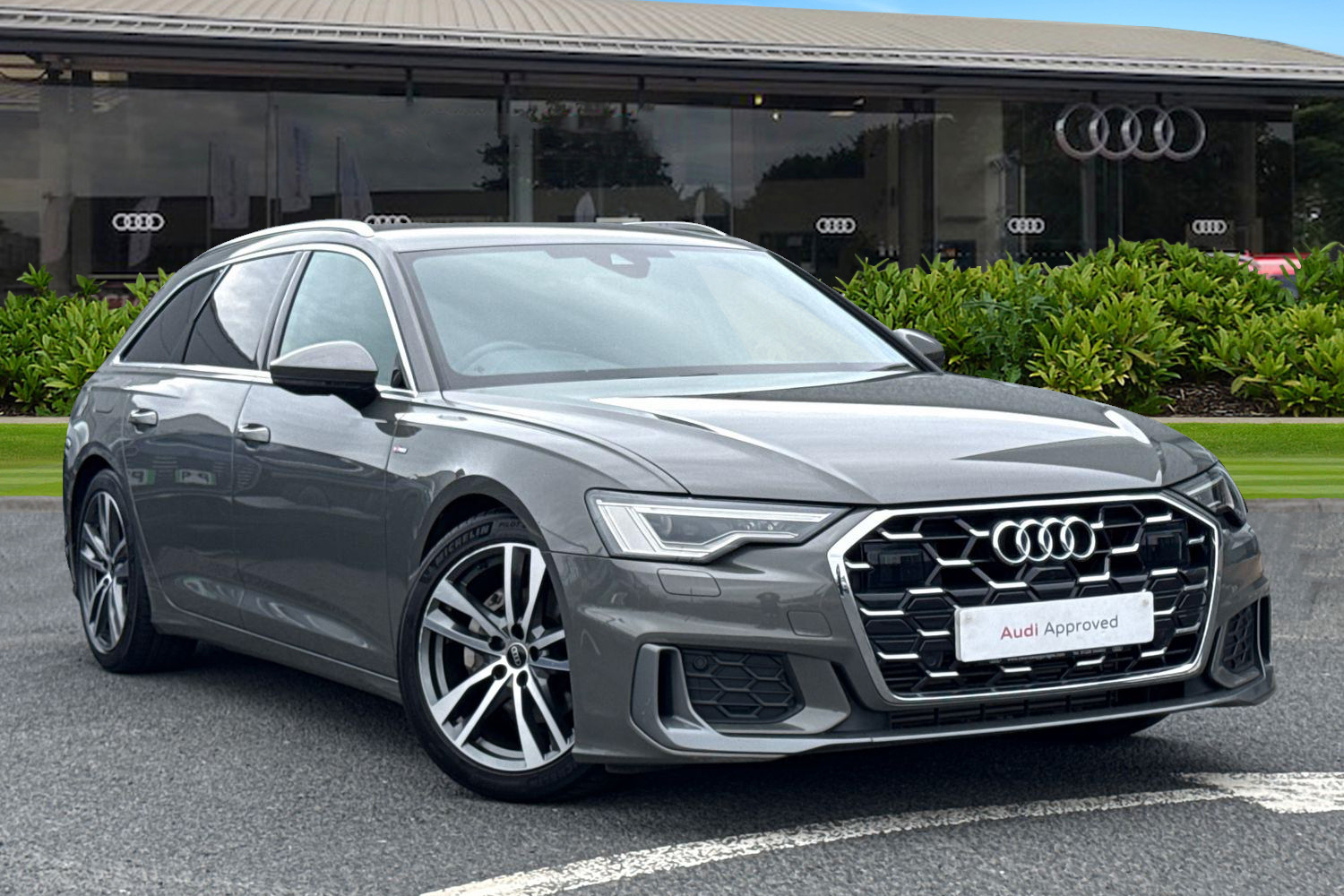 Main listing image - Audi A6