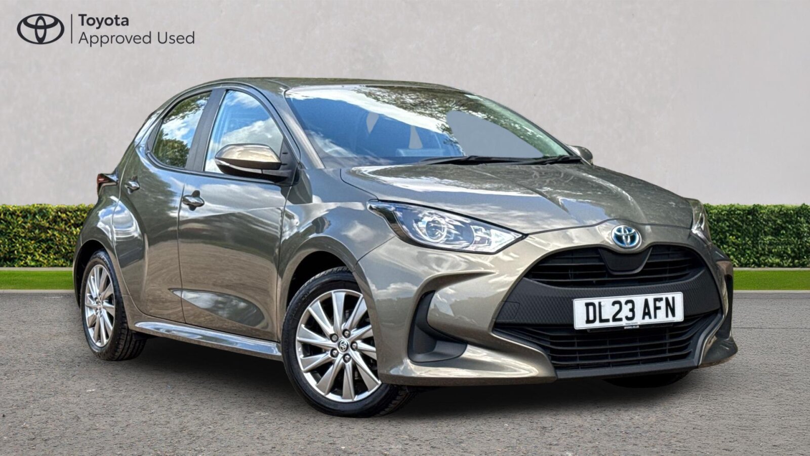 Main listing image - Toyota Yaris