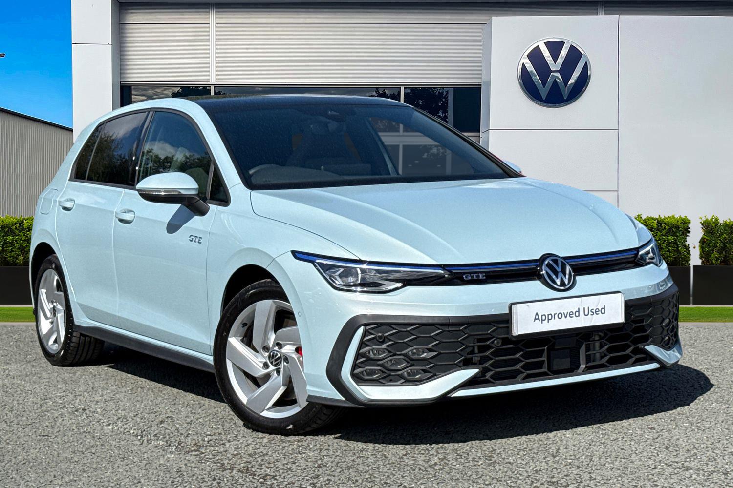 Main listing image - Volkswagen Golf GTE