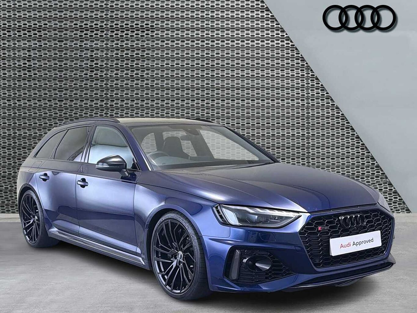Main listing image - Audi RS4