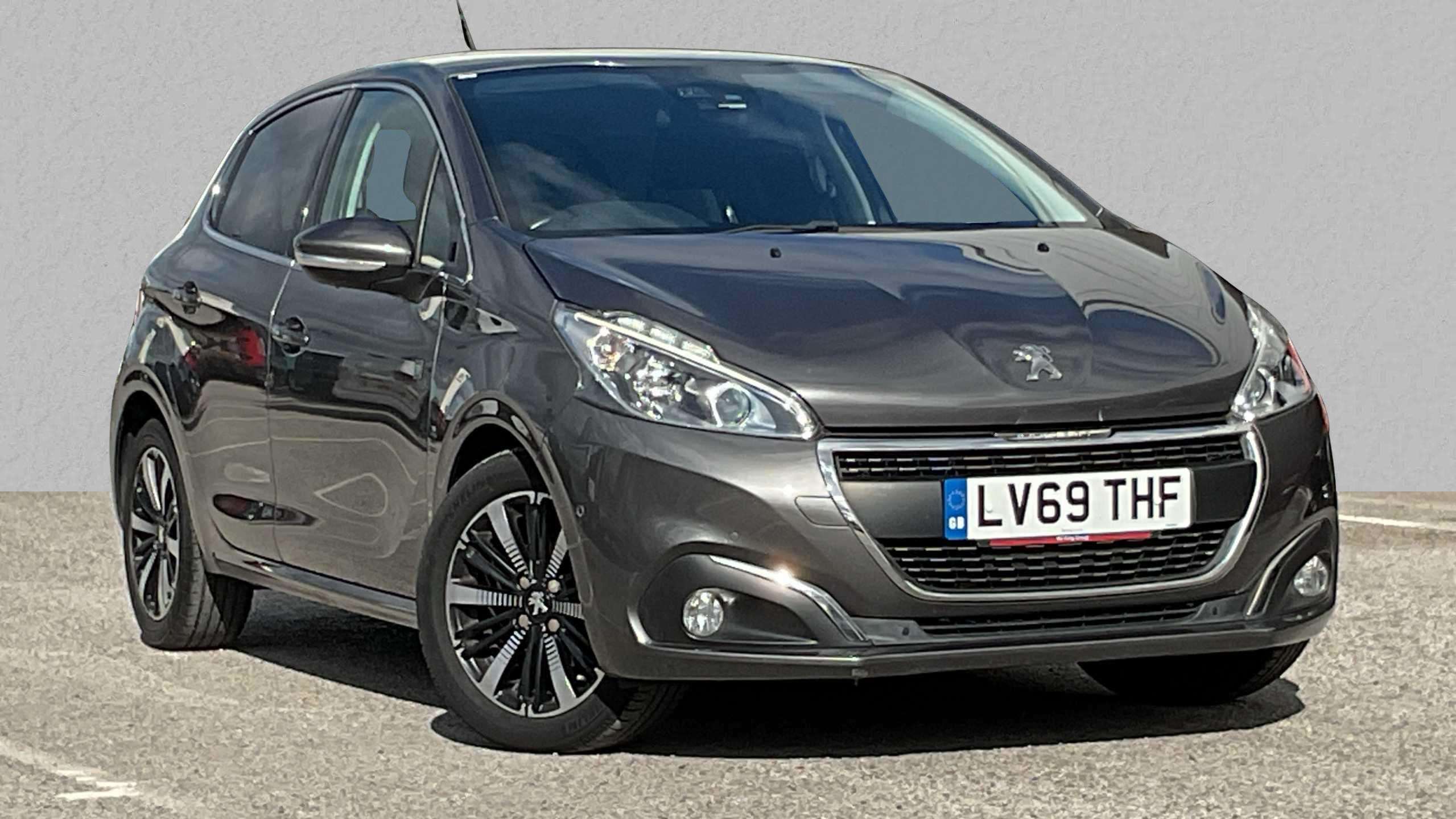Main listing image - Peugeot 208