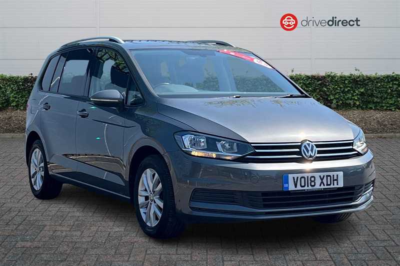 Main listing image - Volkswagen Touran