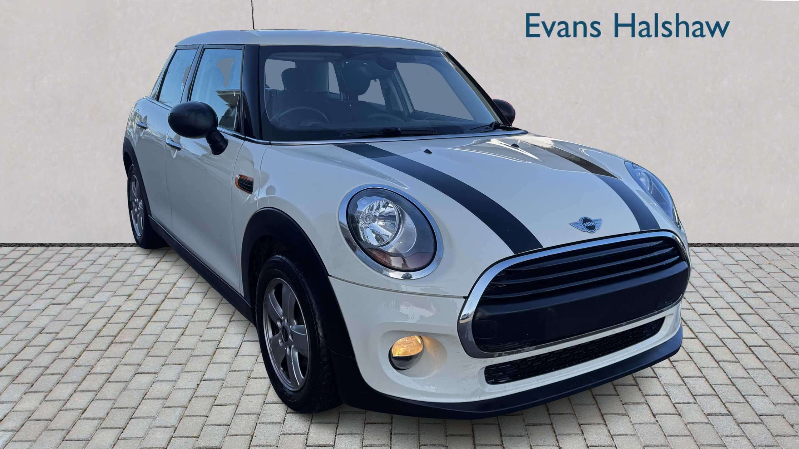 Main listing image - MINI Hatchback 5dr