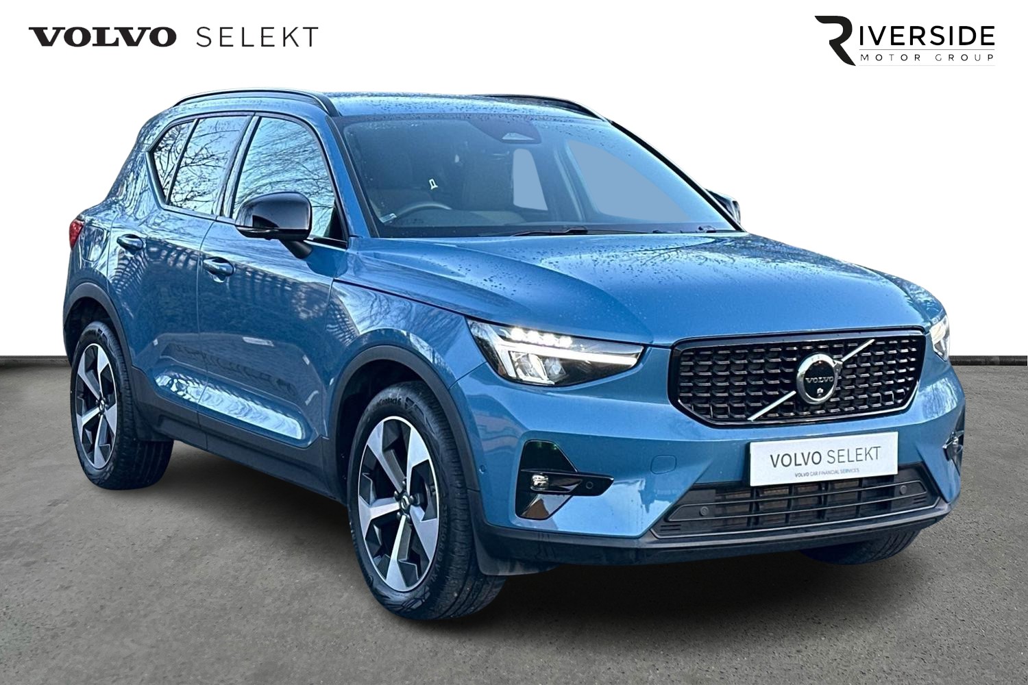 Main listing image - Volvo XC40