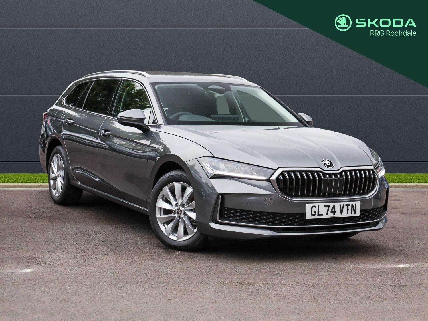 Main listing image - Skoda Superb Estate