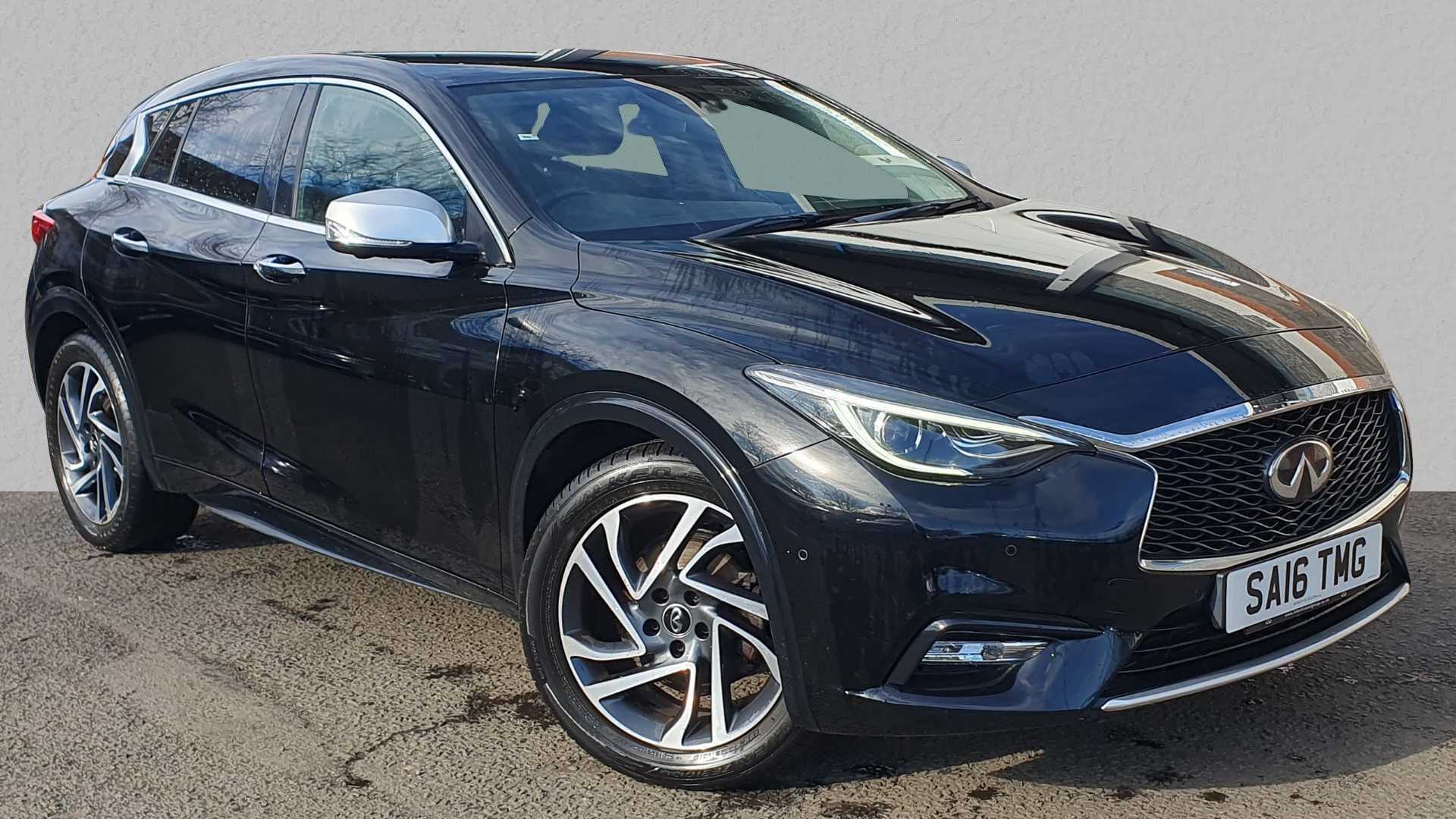 Main listing image - Infiniti Q30