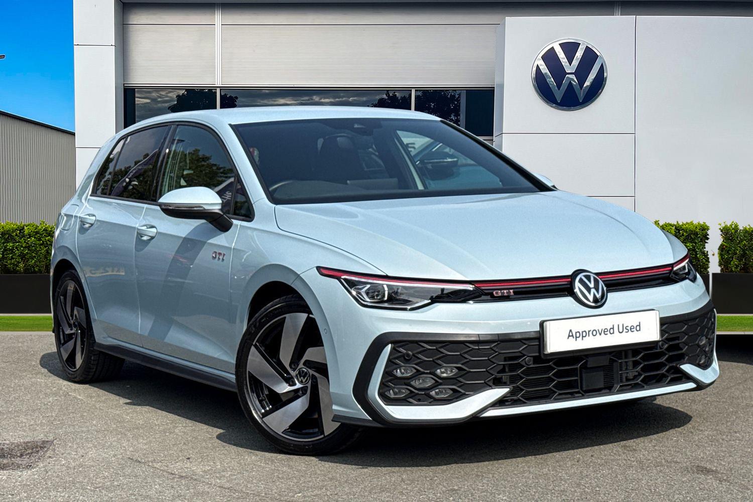Main listing image - Volkswagen Golf