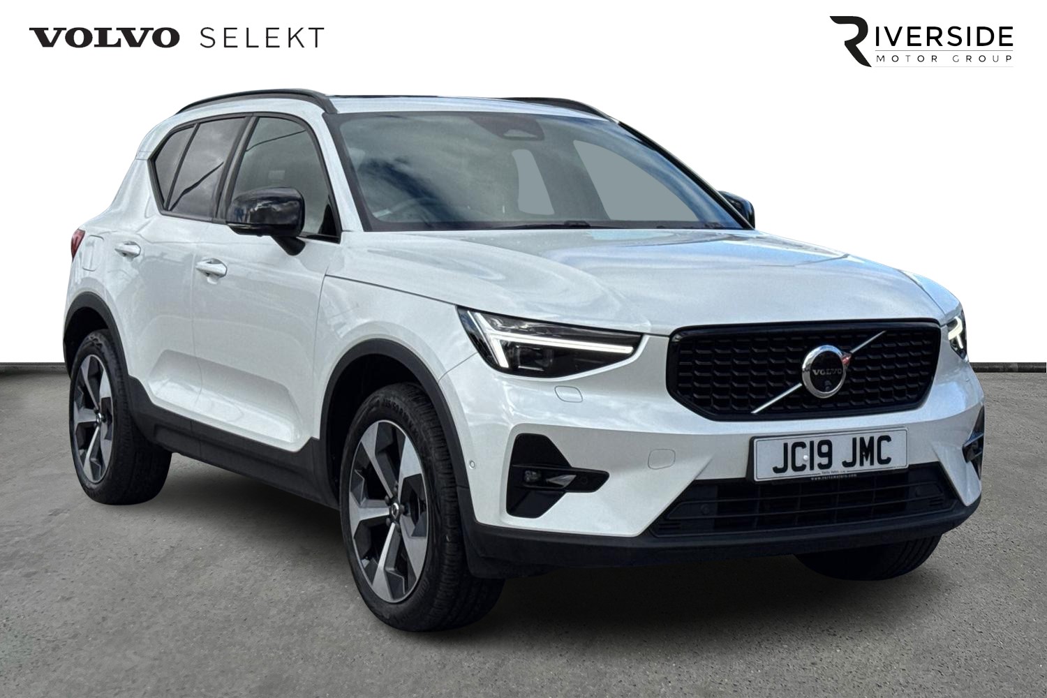 Main listing image - Volvo XC40