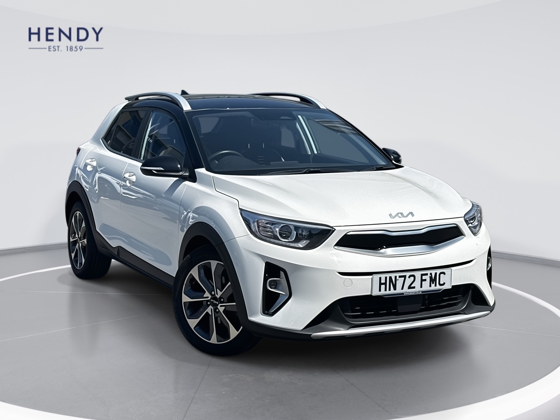 Main listing image - Kia Stonic