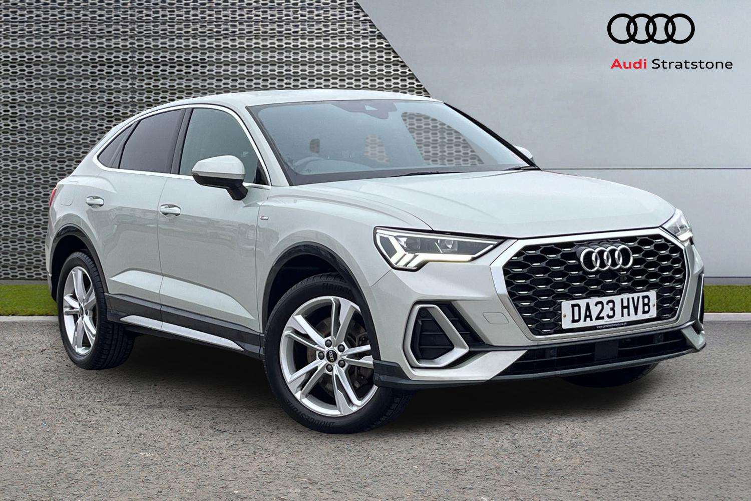 Main listing image - Audi Q3