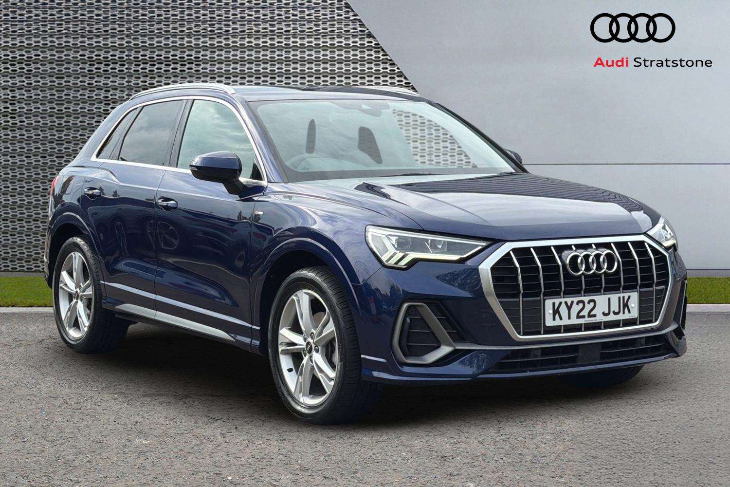 Main listing image - Audi Q3