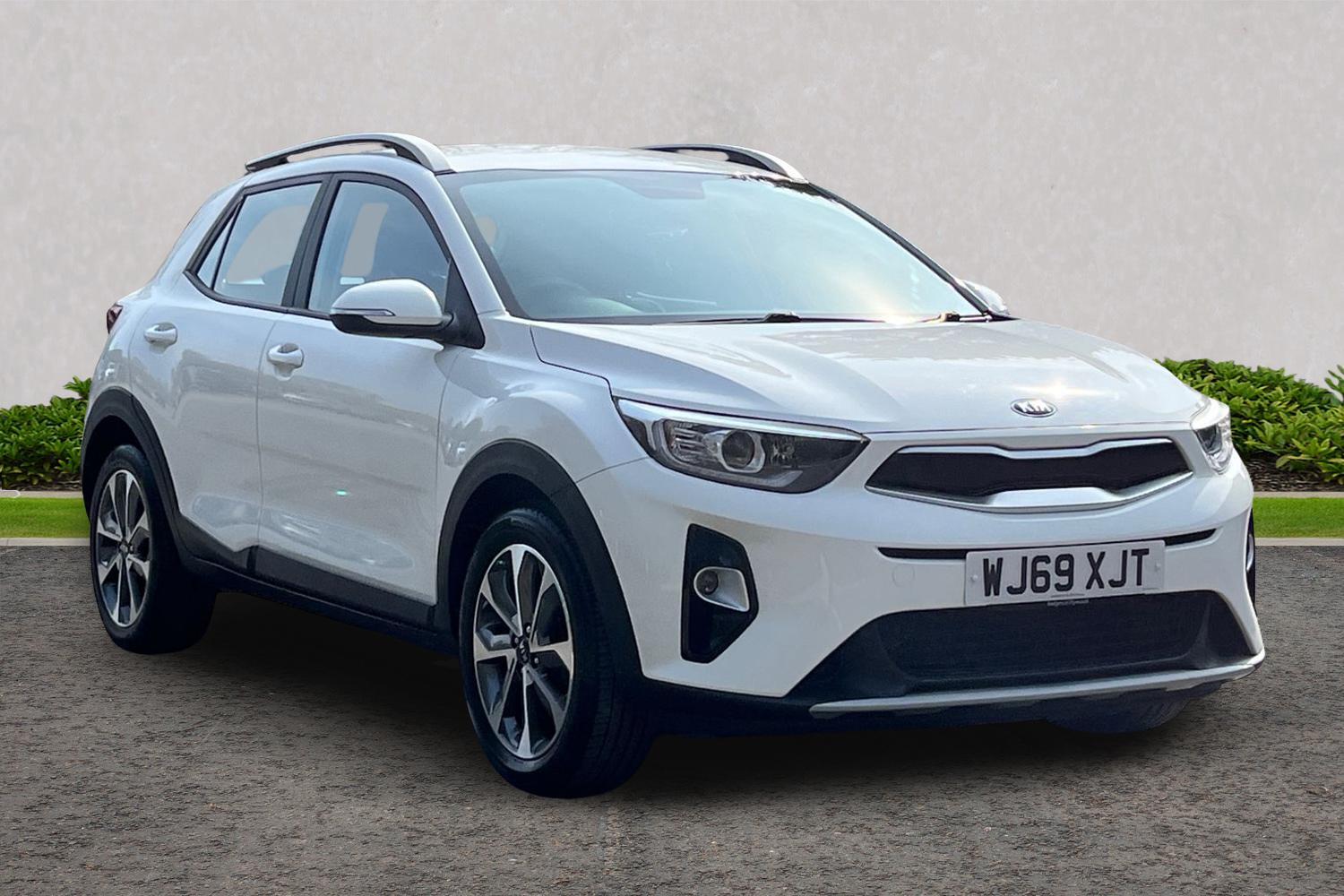 Main listing image - Kia Stonic
