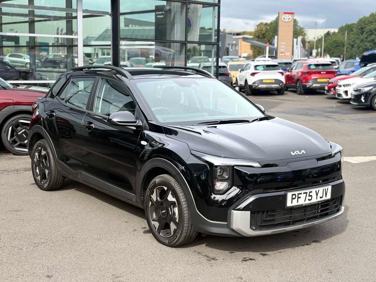Main listing image - Kia Stonic