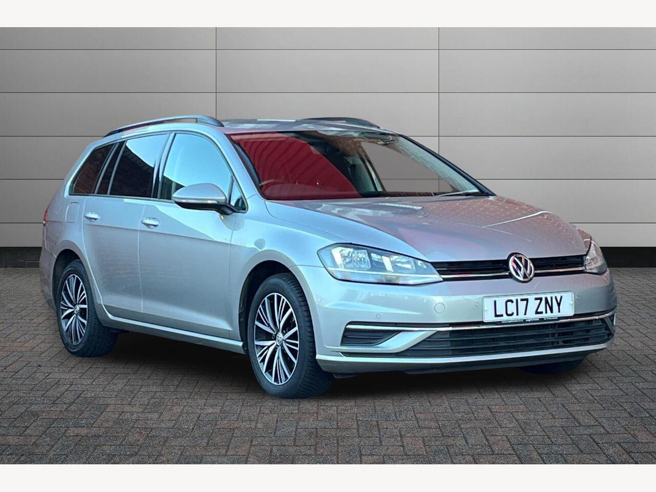 Main listing image - Volkswagen Golf Estate