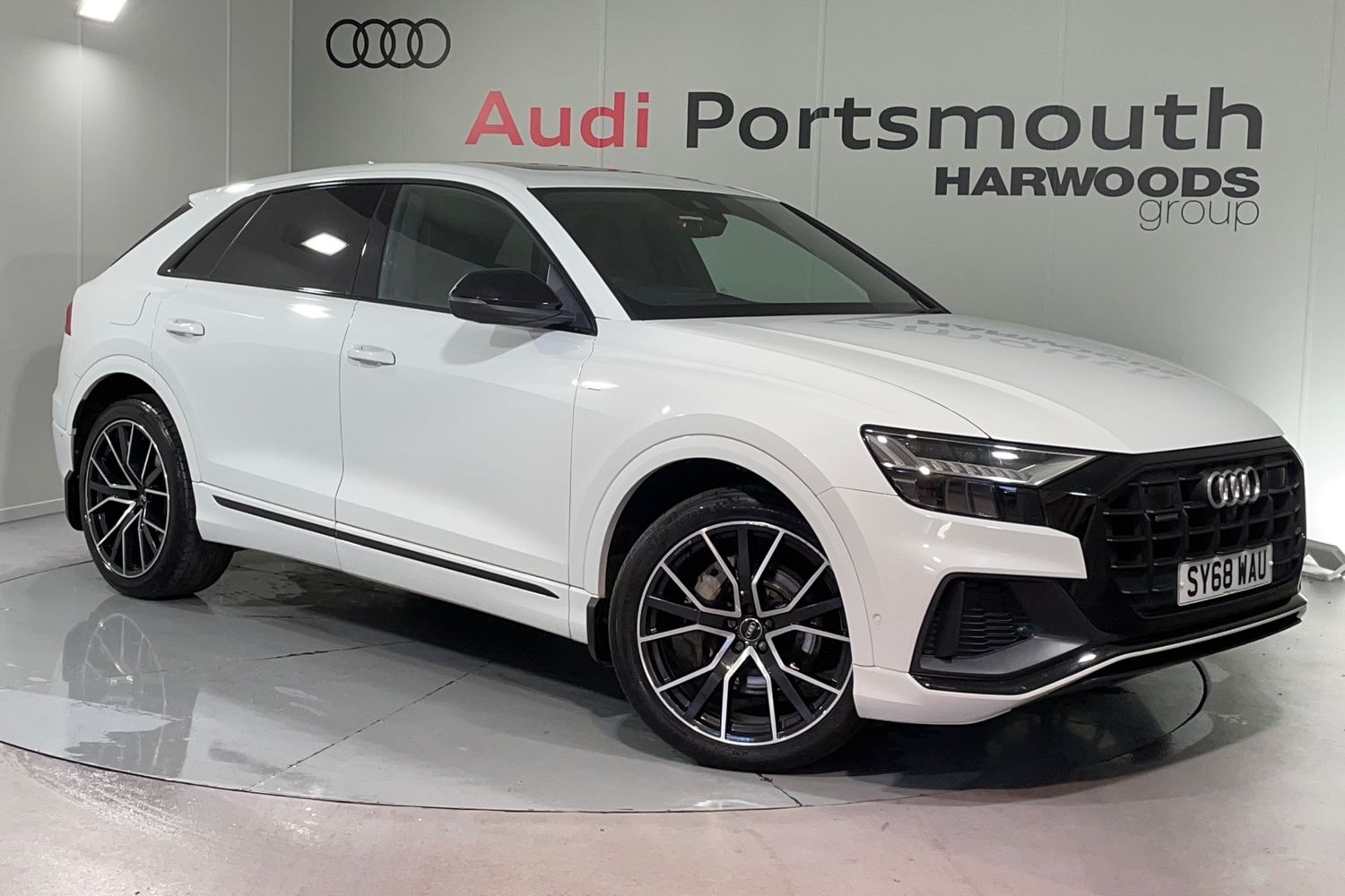 Main listing image - Audi Q8