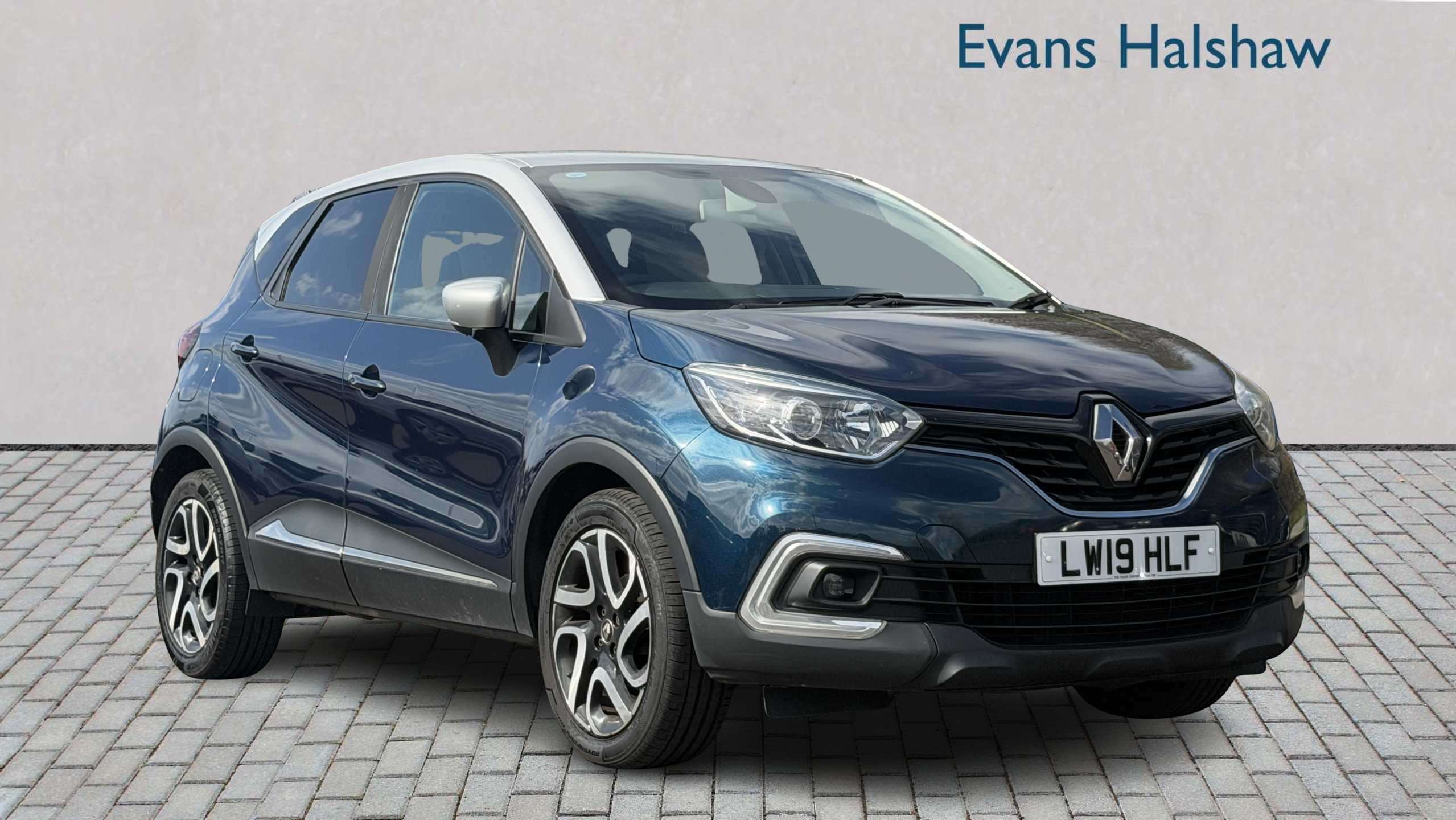 Main listing image - Renault Captur