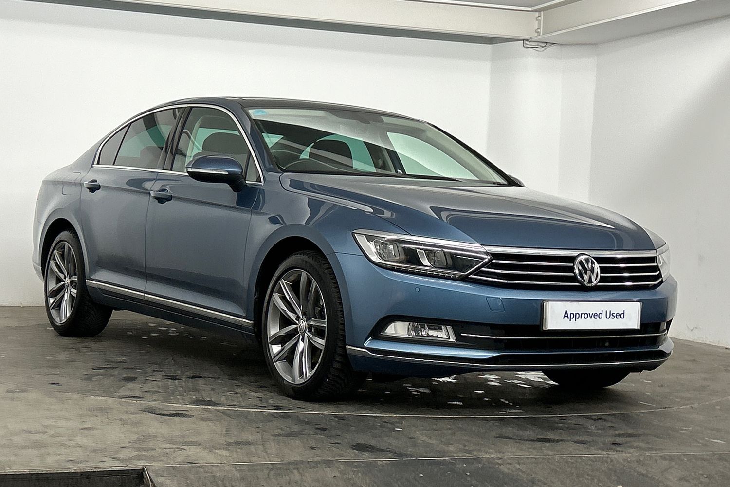 Main listing image - Volkswagen Passat