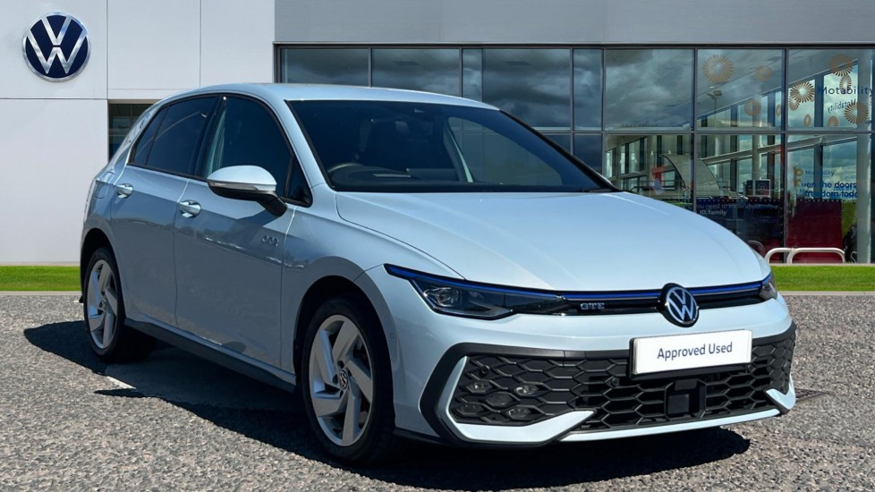 Main listing image - Volkswagen Golf GTE