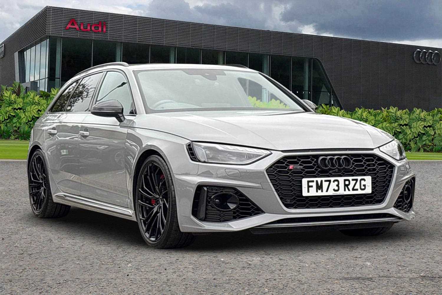 Main listing image - Audi RS4
