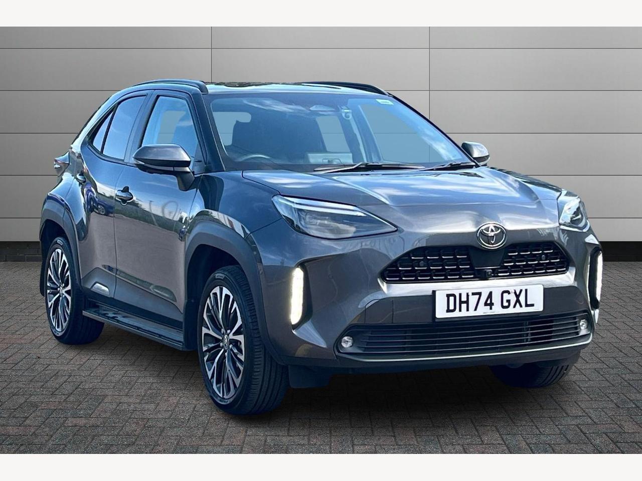 Main listing image - Toyota Yaris Cross