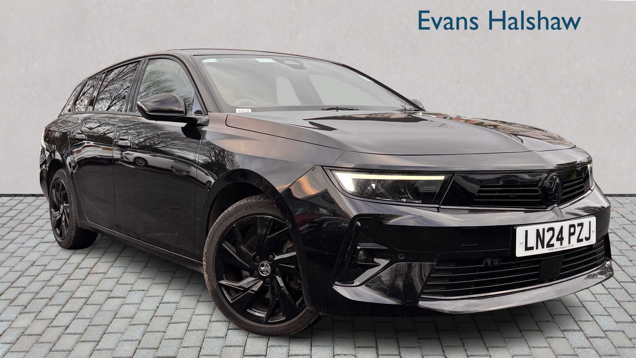 Main listing image - Vauxhall Astra Sports Tourer