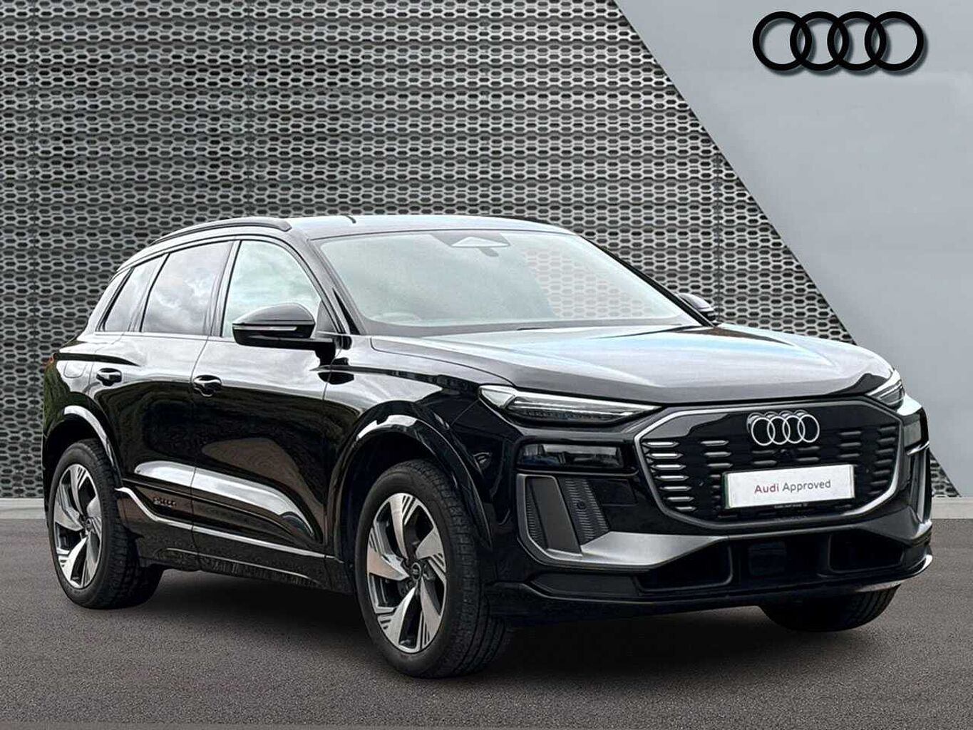 Main listing image - Audi Q6 e-tron