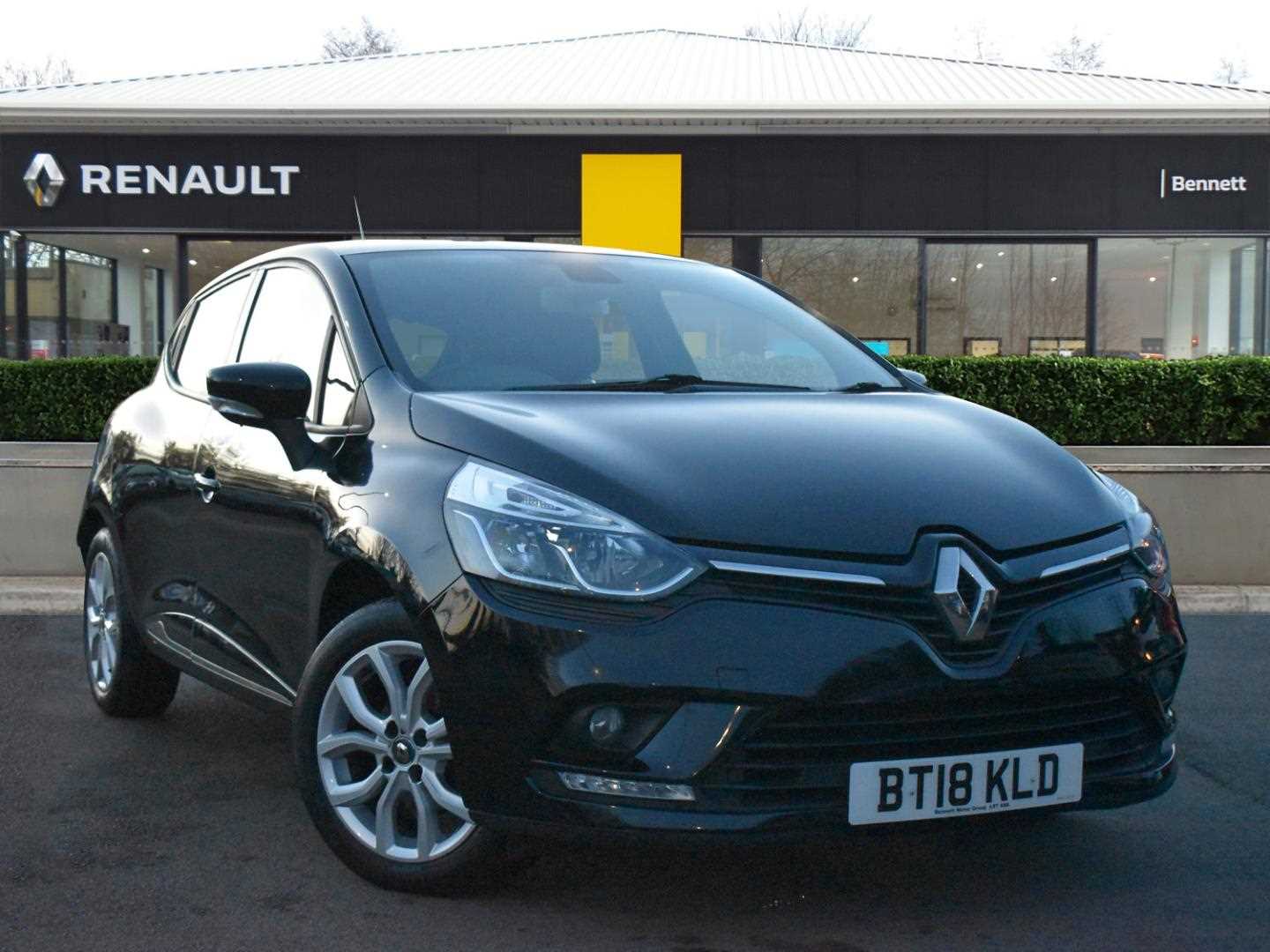 Main listing image - Renault Clio