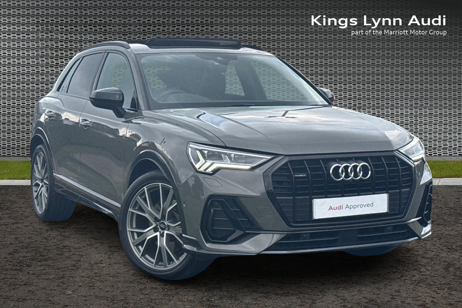 Main listing image - Audi Q3