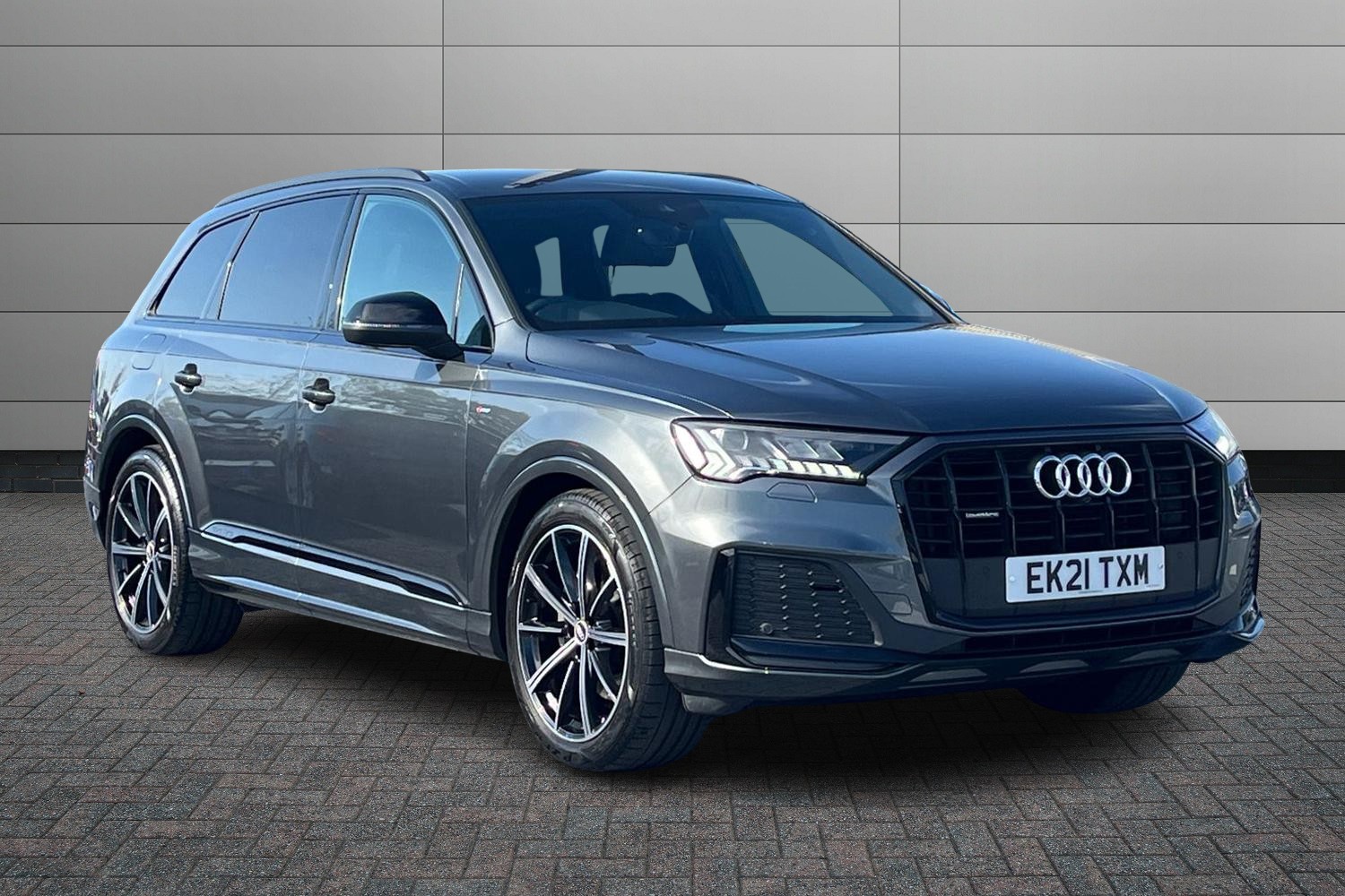 Main listing image - Audi Q7