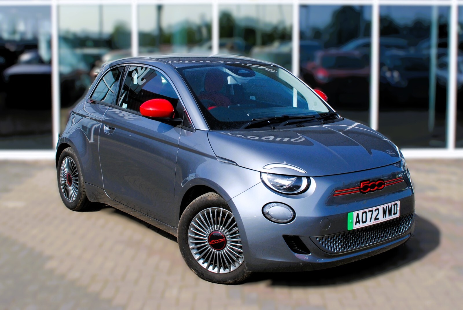 Main listing image - Fiat 500 Electric