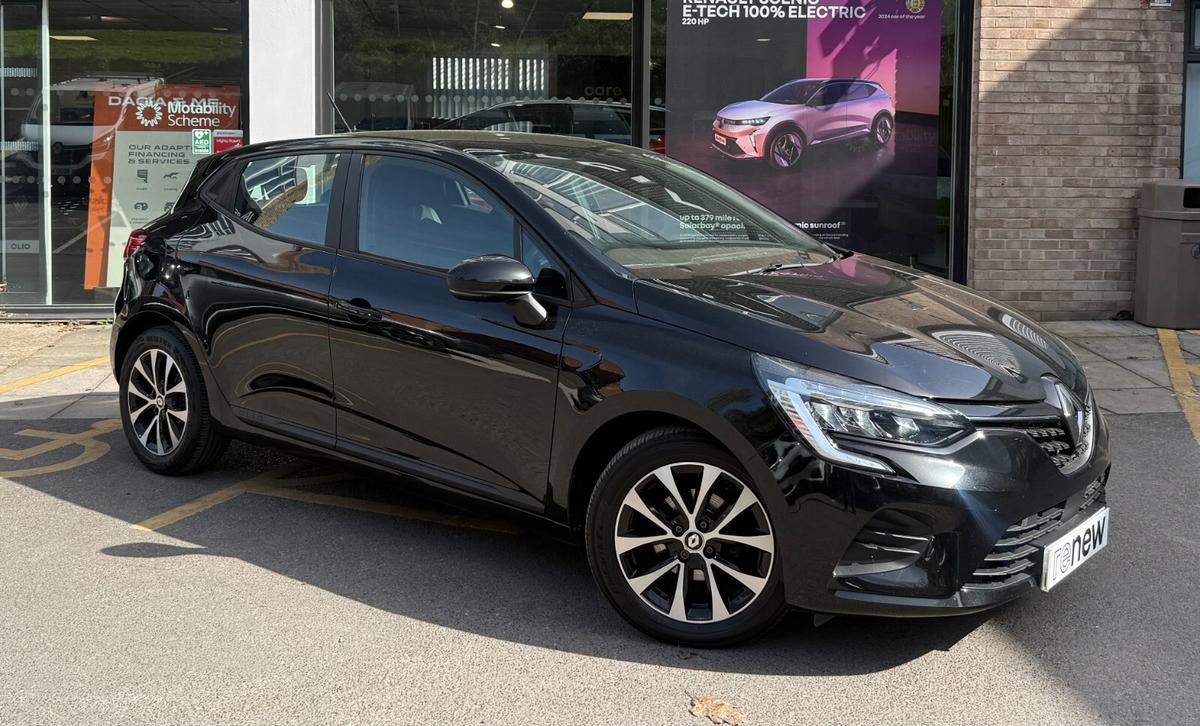 Main listing image - Renault Clio