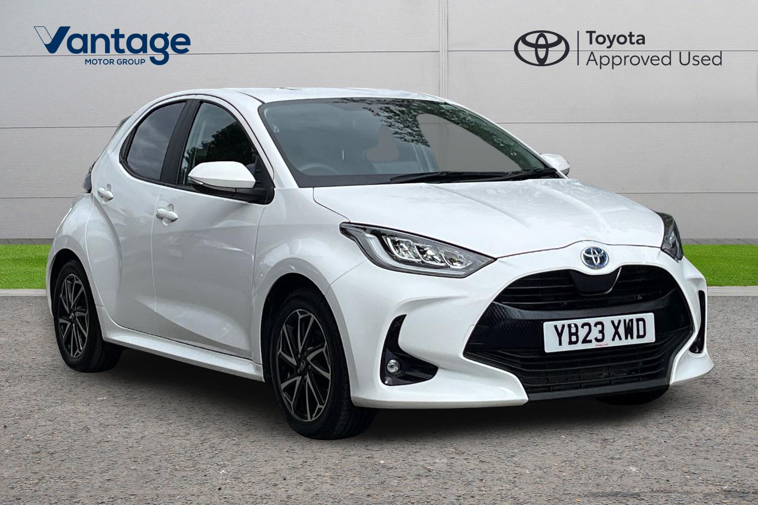 Main listing image - Toyota Yaris
