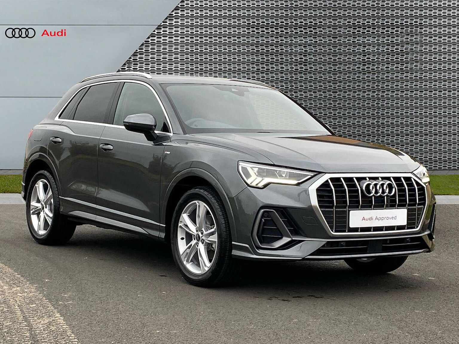 Main listing image - Audi Q3