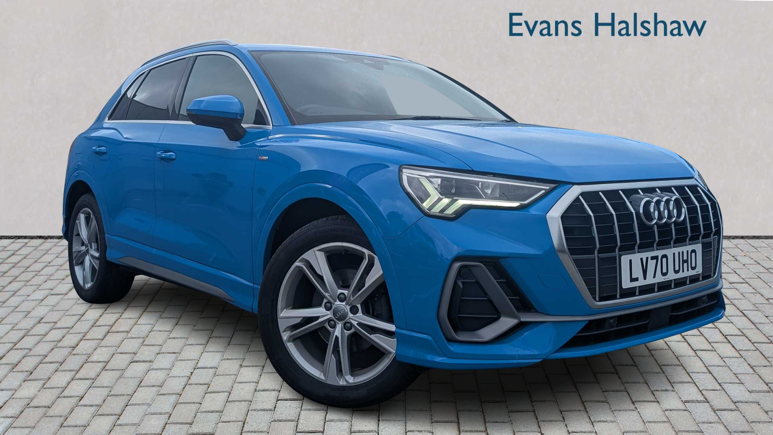 Main listing image - Audi Q3