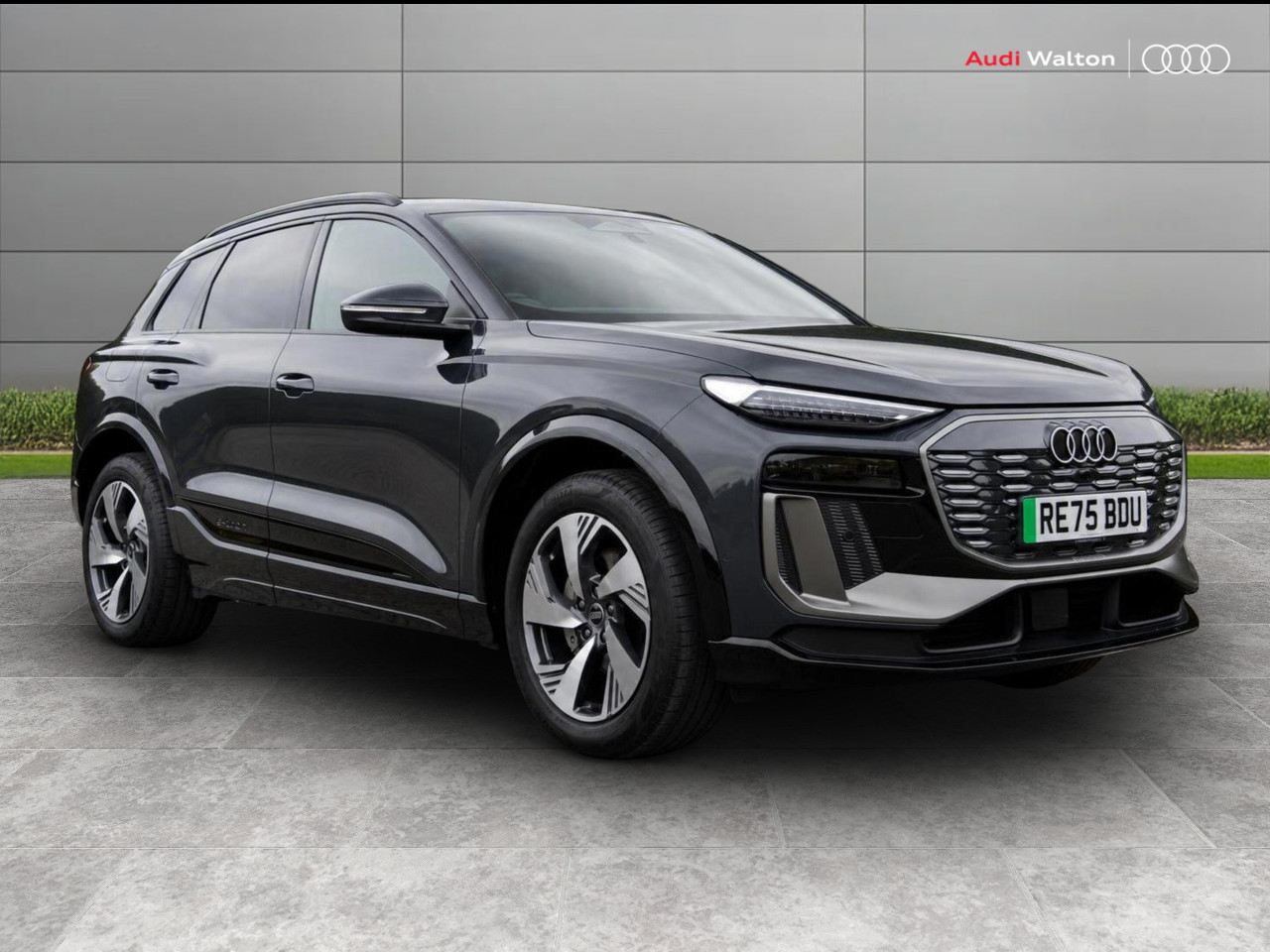 Main listing image - Audi Q6