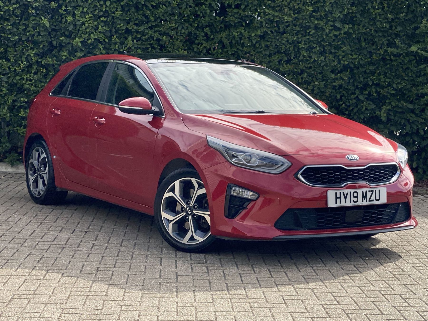 Main listing image - Kia Ceed