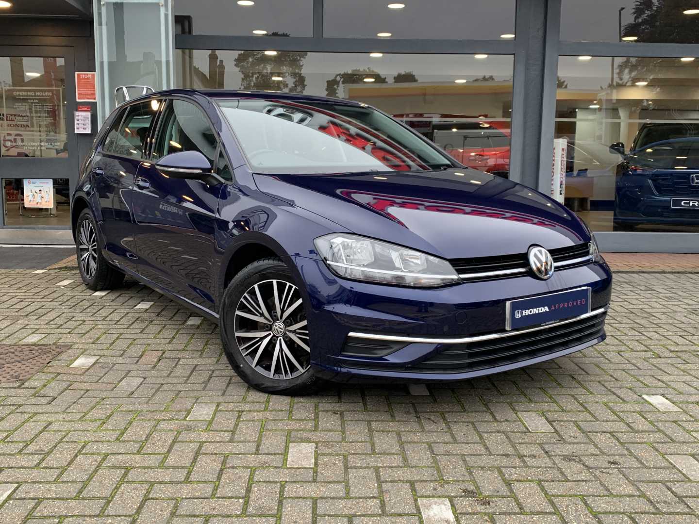 Main listing image - Volkswagen Golf